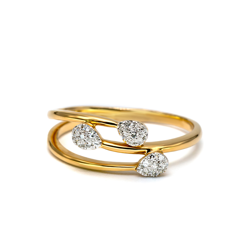 Petrals Ardisia sárga arany gyűrű, három pavé gyémántlevéllel fonódó, aszimmetrikus, fényes szárú designban.