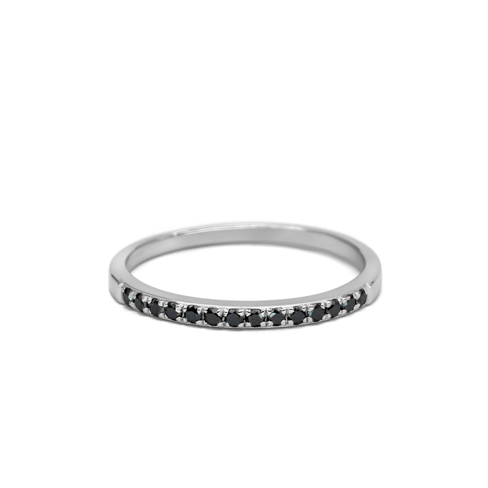 Petrals fehérarany gyűrű fekete gyémánt pavéval, letisztult, modern elegáns női ékszer
