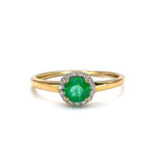 Petrals Gentiana sárga arany, smaragd középpontú gyűrű pavé foglalású briliáns gyémánt kerettel.