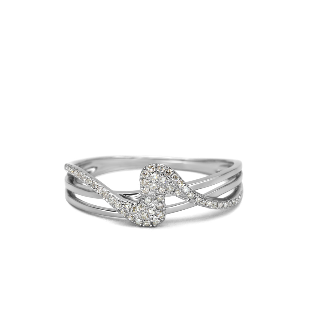 Petrals fehérarany gyűrű keresztmotívummal, pavé gyémánt díszítéssel és modern nőies stílusban, keresőbarát leírással