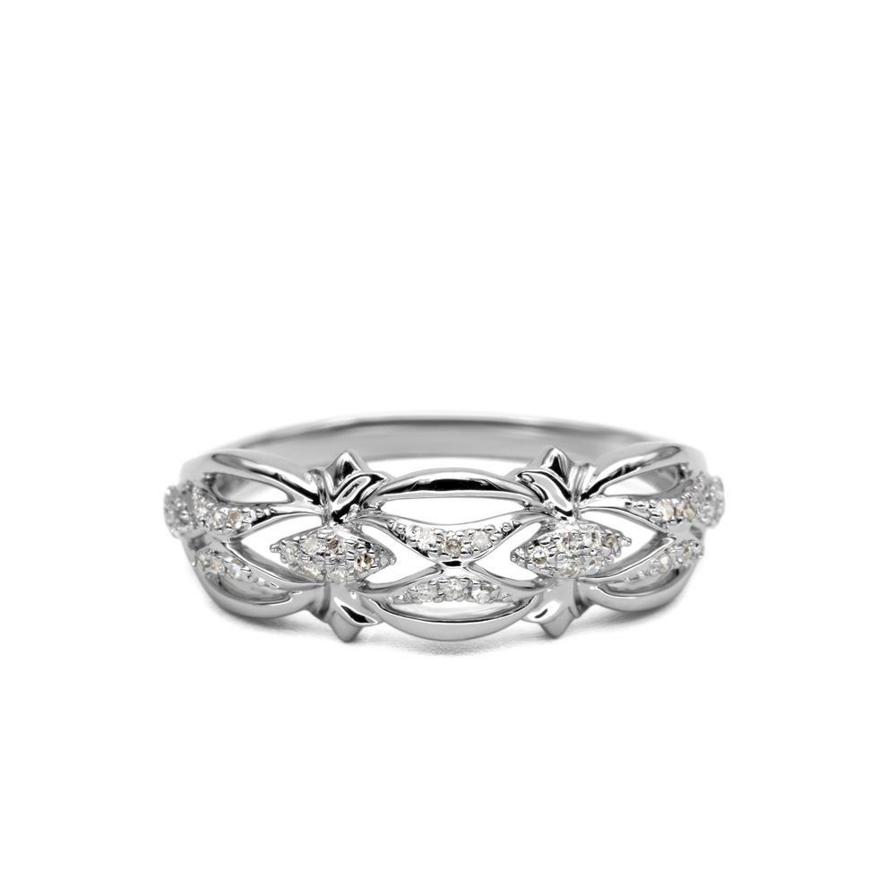 Petrals fehérarany gyűrű áttört virágos mintázattal, pavé gyémántokkal, elegáns női dizájnban