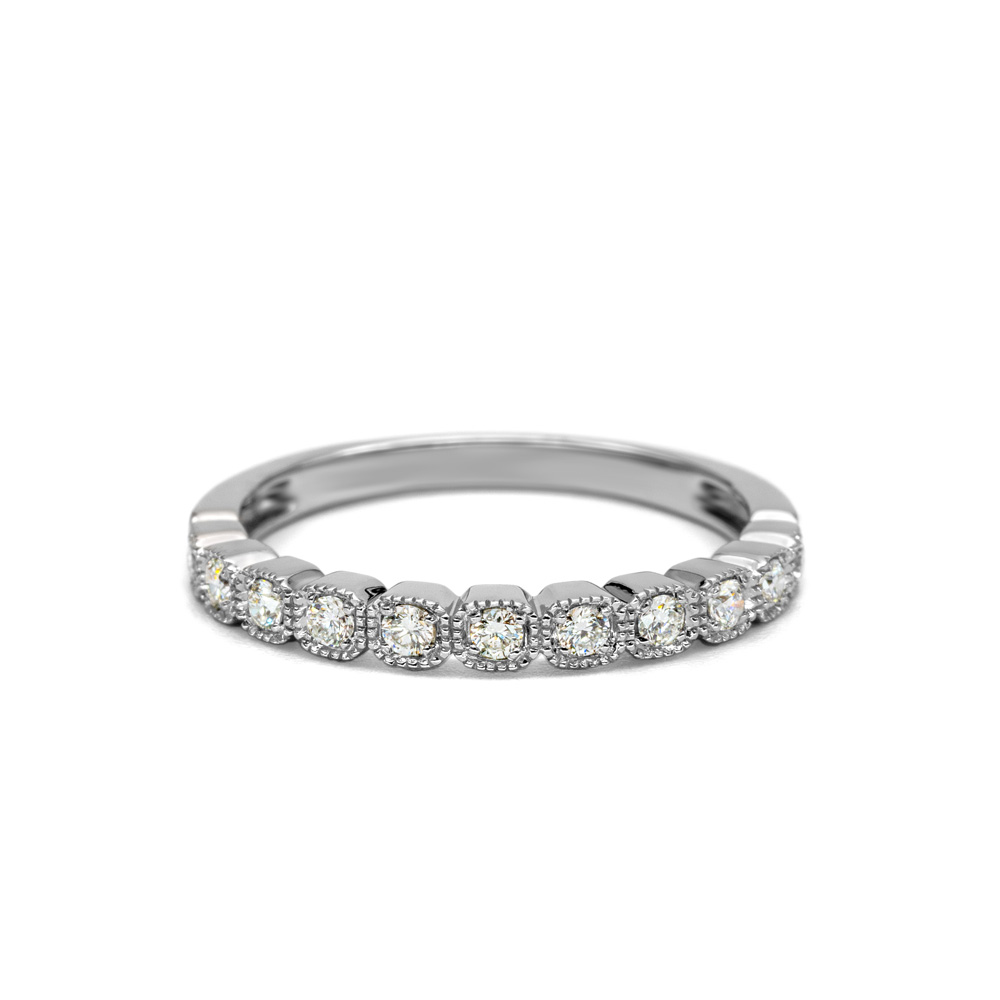 Petrals fehérarany gyűrű egyenes sorban ragyogó gyémántokkal, modern elegáns női dizájnban