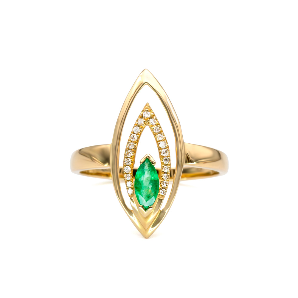 Petrals sárga arany gyűrű áttört mandorla formával, marquise smaragd és pavé gyémánt díszítéssel