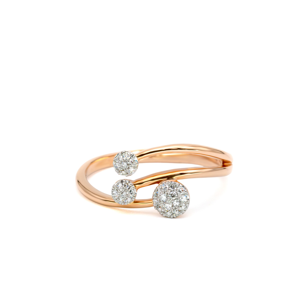 Petrals rozé arany gyűrű három pavé gyémánt kör foglalattal, prémium modern stílusban