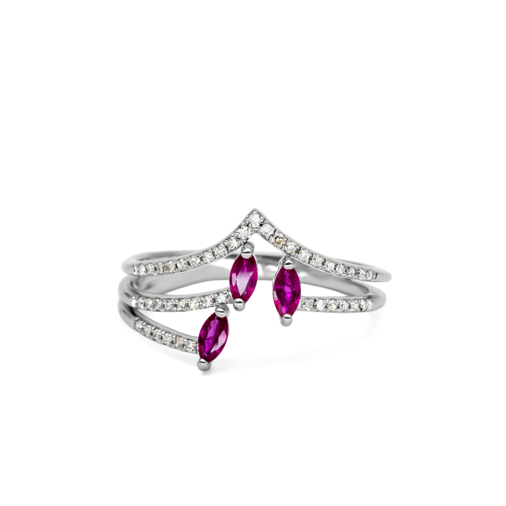 Petrals fehérarany gyűrű hullámvonalú gyémánt sínnel és három marquise rubinnal