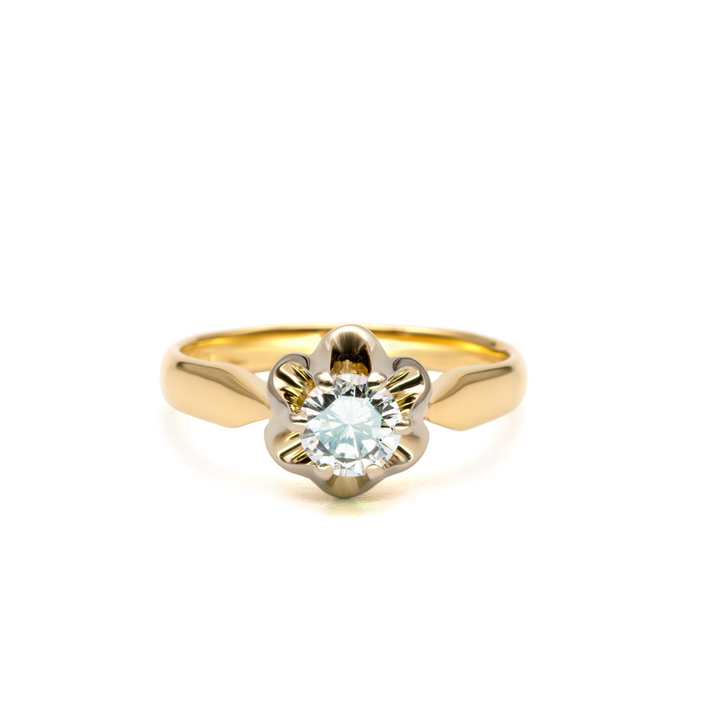 Petrals elegáns sárga arany eljegyzési gyűrű virágmotívumos fehérarany foglalatban briliáns gyémánttal
