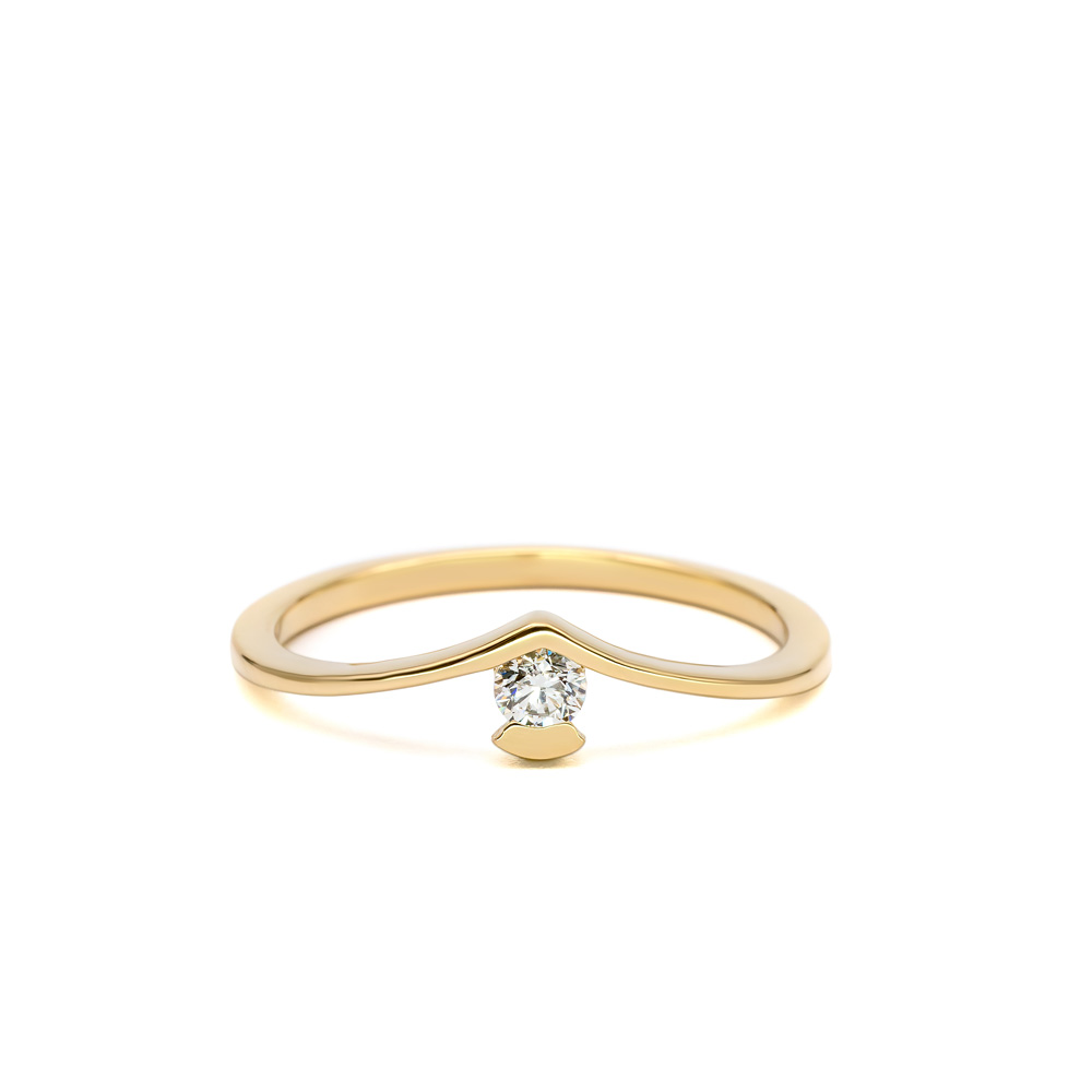 Petrals 14k sárga arany hajló solitair gyémánt gyűrű nyitott íves dizájnnal, ultra könnyű fotó fehér háttérrel