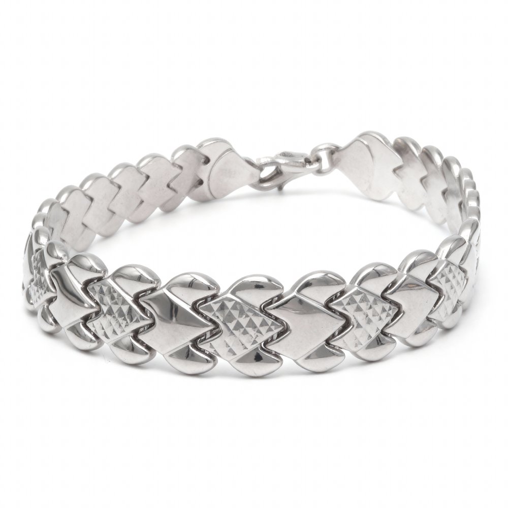 Petrals herz pavé karperec sárga aranyból hullámzó szív motívumokkal.